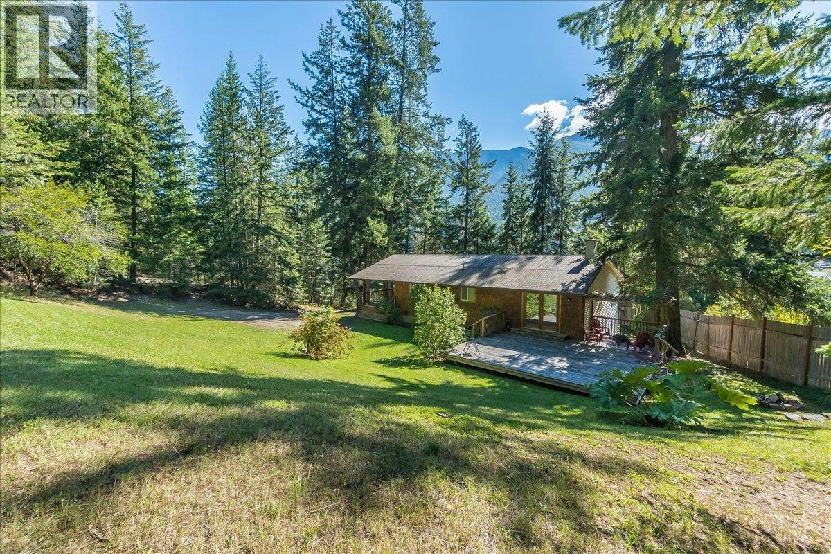 7641 3a Highway, Balfour, BC, V1L 6N1