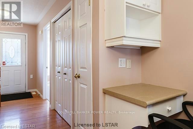 3-122 Sherwood Forest Square, London, ON, N6G 5G8 - 3