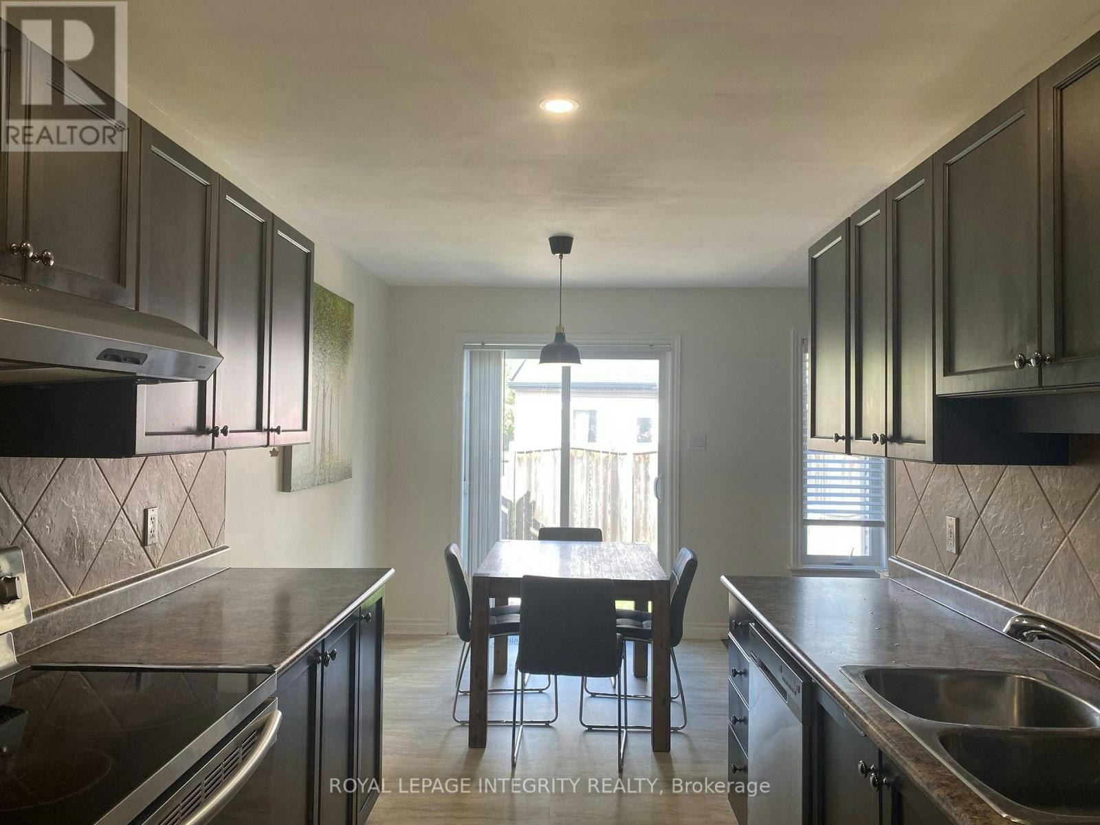 81 Fratton Way, Ottawa, ON, K2G 7C4 - 9
