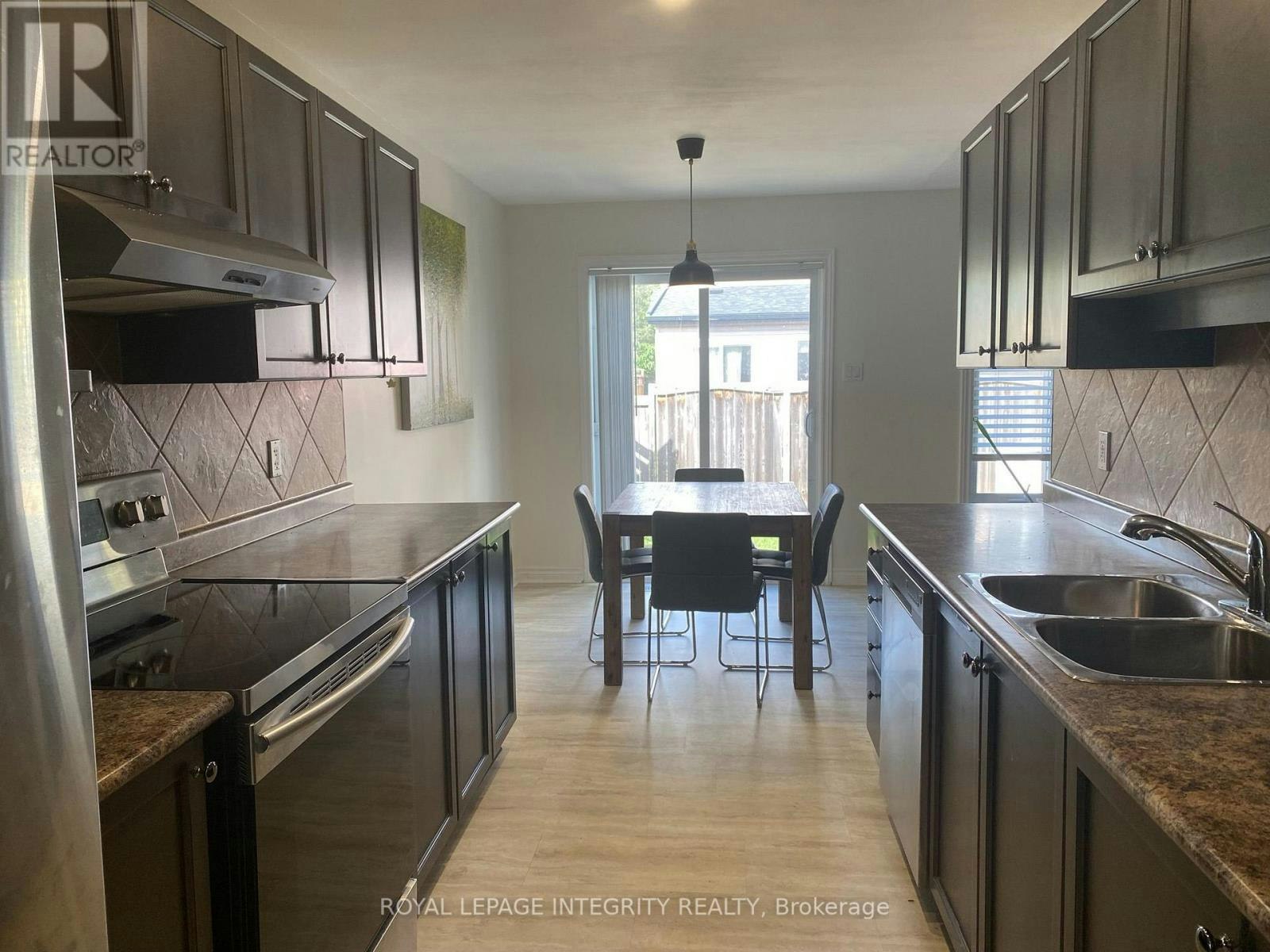 81 Fratton Way, Ottawa, ON, K2G 7C4 - 11