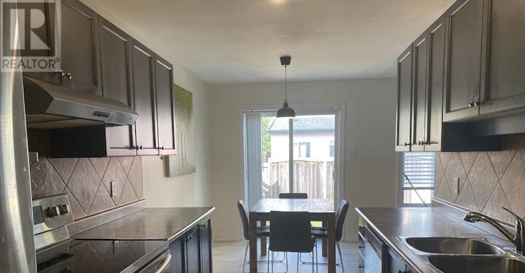 81 Fratton Way, Ottawa, ON, K2G 7C4 - 11