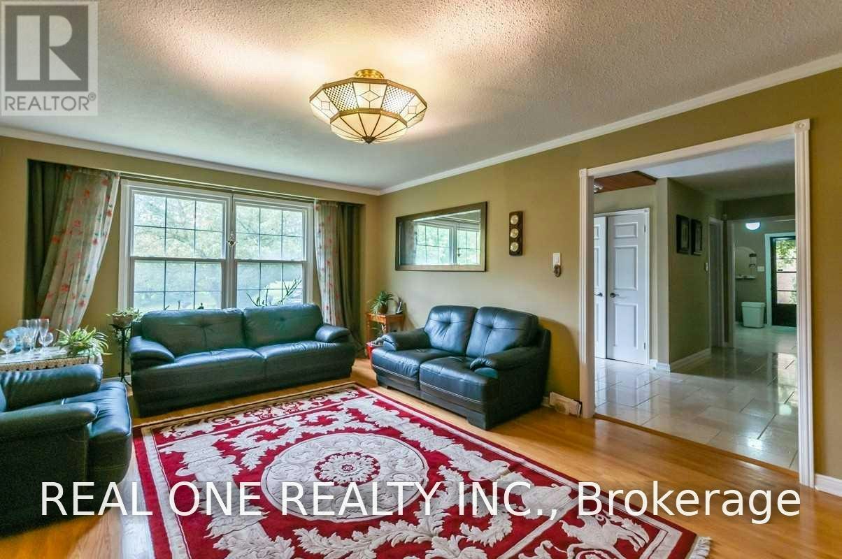 125 Briarwood Road, Markham, ON, L3R 2X1 - 8