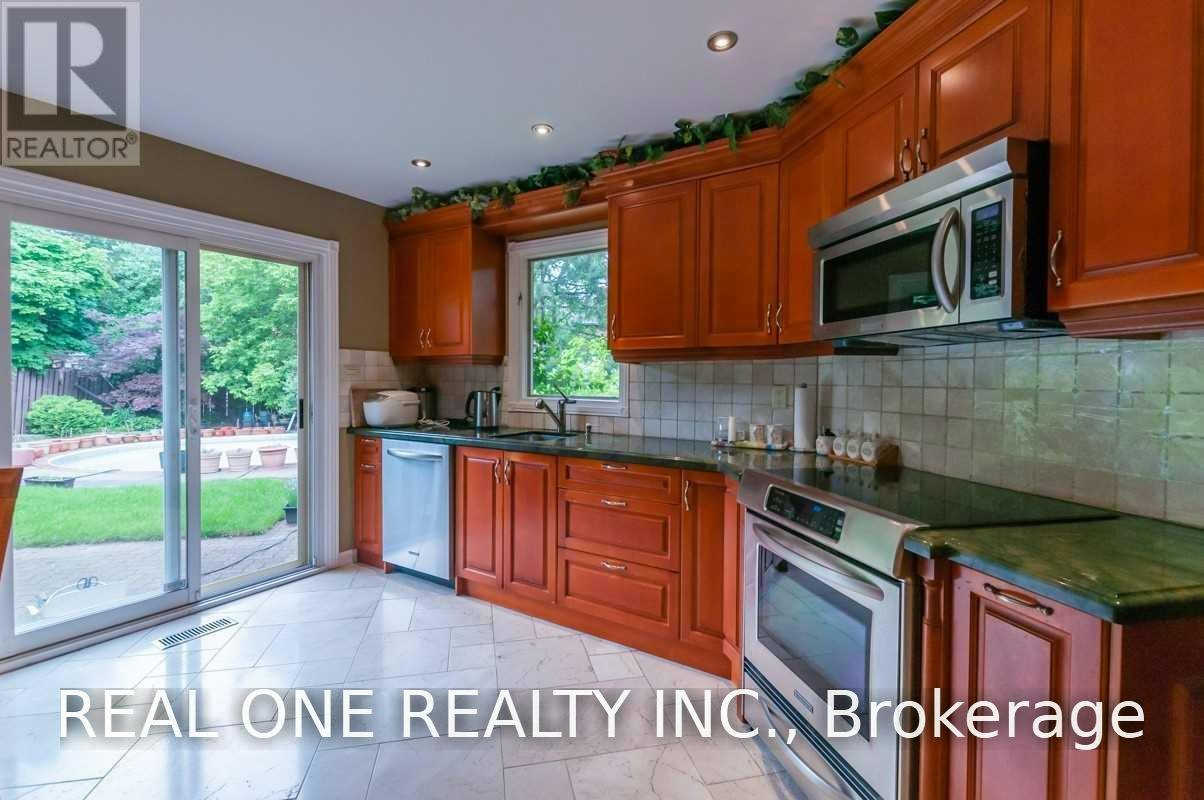 125 Briarwood Road, Markham, ON, L3R 2X1 - 12