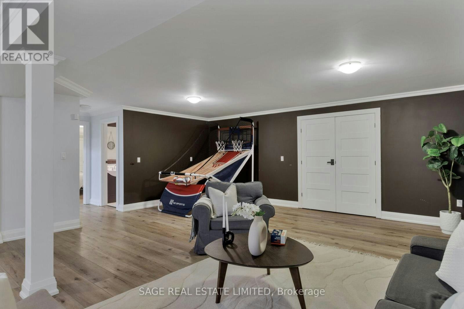 39 Loyalist Road, Toronto, ON, M9A 3P2 - 41