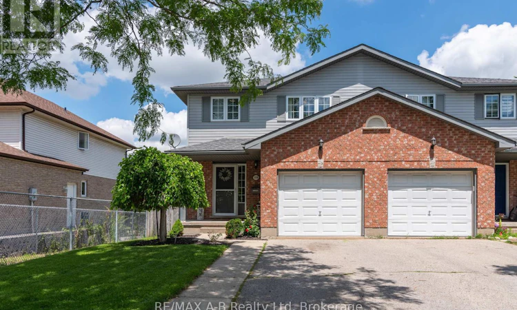 108 Walsh Crescent