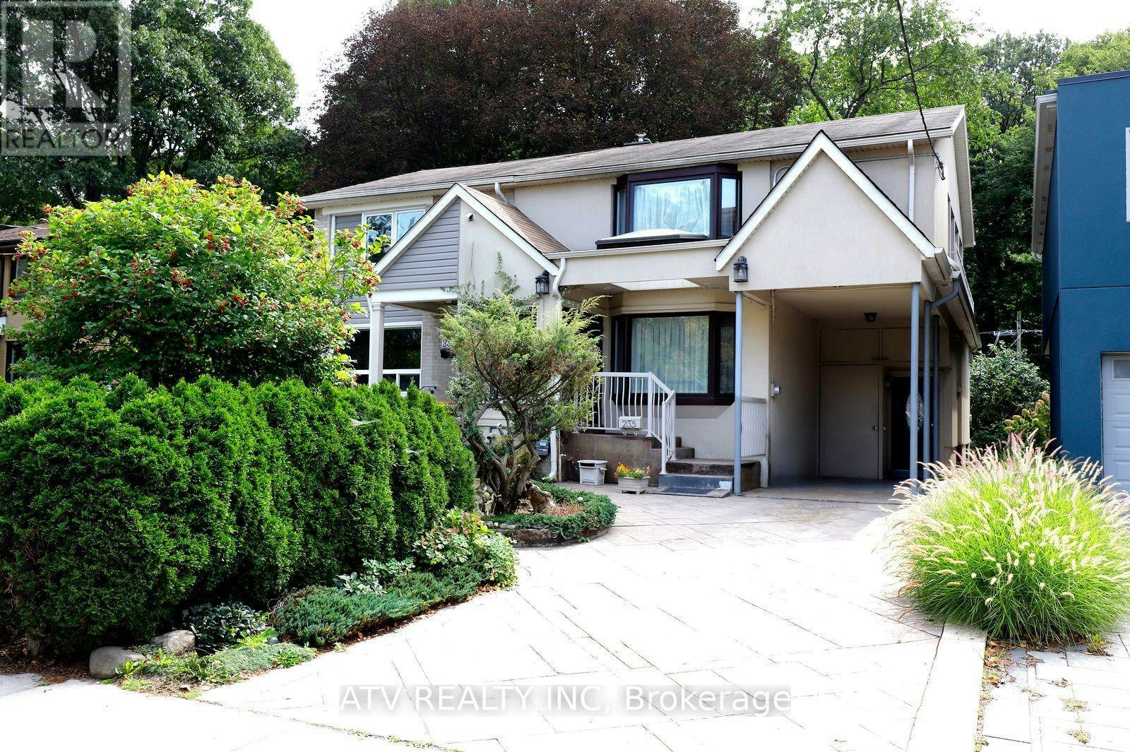 235 Saint Marks Road, Toronto, ON, M6S 2J1