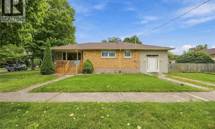 6 Massey Crescent