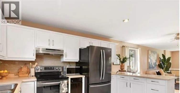 569 Sarah Court, Windsor, ON, N9G 2Y8 - 8