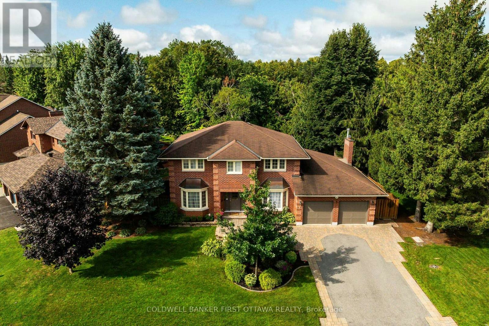 27 Hampel Crescent, Ottawa, ON, K2S 1E4