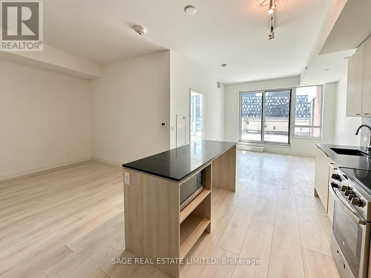 730-31 Tippett Road, Toronto, ON, M3H 0C8 - 4