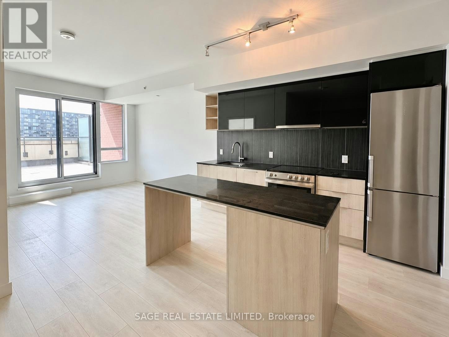 730-31 Tippett Road, Toronto, ON, M3H 0C8 - 2