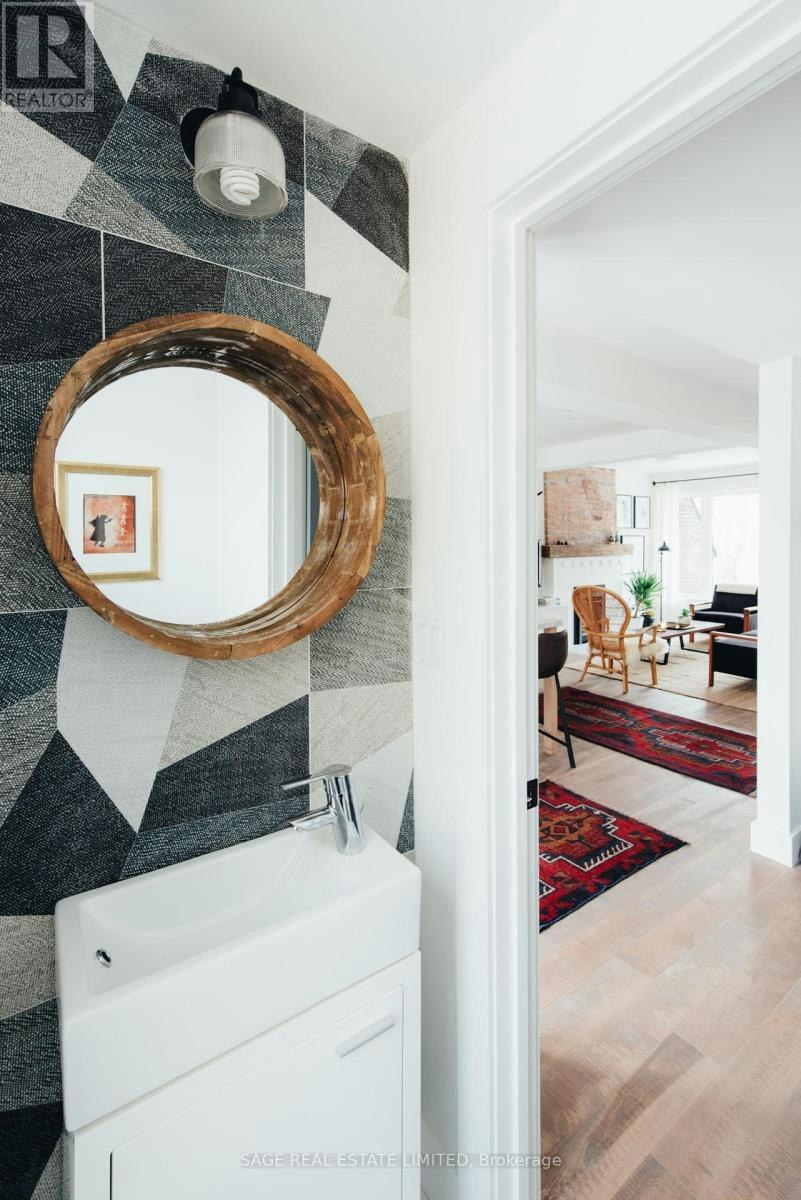 UPPER-83 Ingham Avenue, Toronto, ON, M4K 2W8 - 8