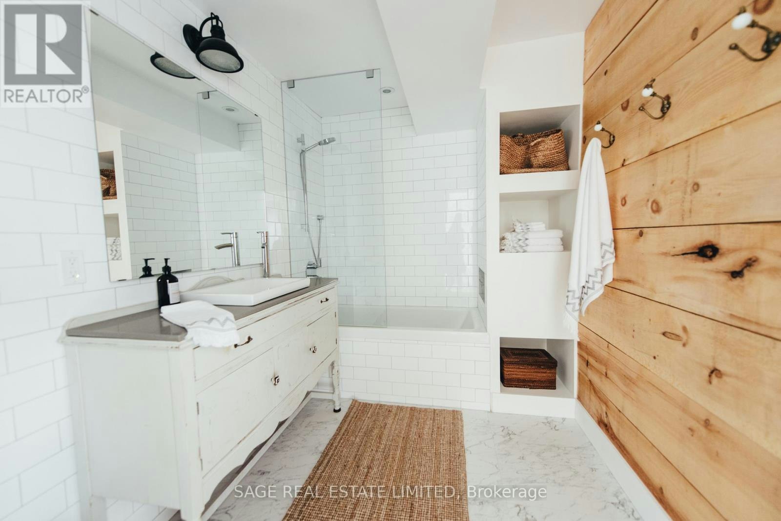 UPPER-83 Ingham Avenue, Toronto, ON, M4K 2W8 - 10