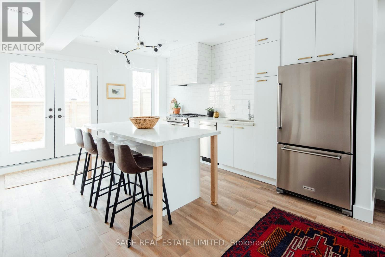 UPPER-83 Ingham Avenue, Toronto, ON, M4K 2W8 - 2