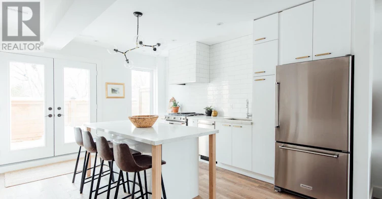 UPPER-83 Ingham Avenue, Toronto, ON, M4K 2W8 - 2