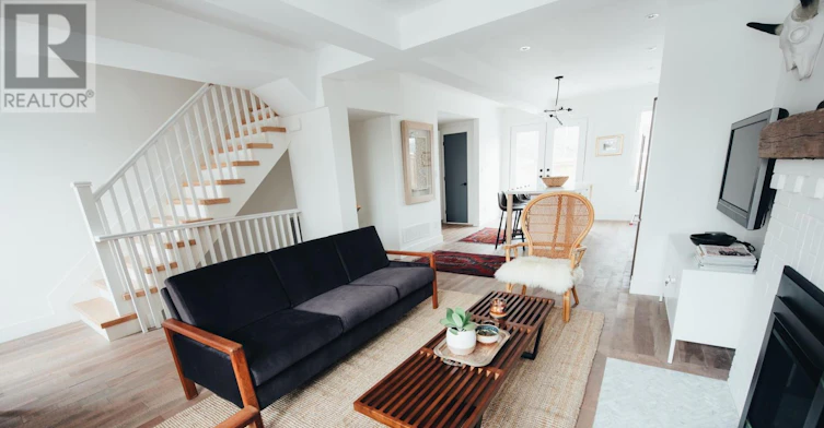 UPPER-83 Ingham Avenue, Toronto, ON, M4K 2W8 - 6