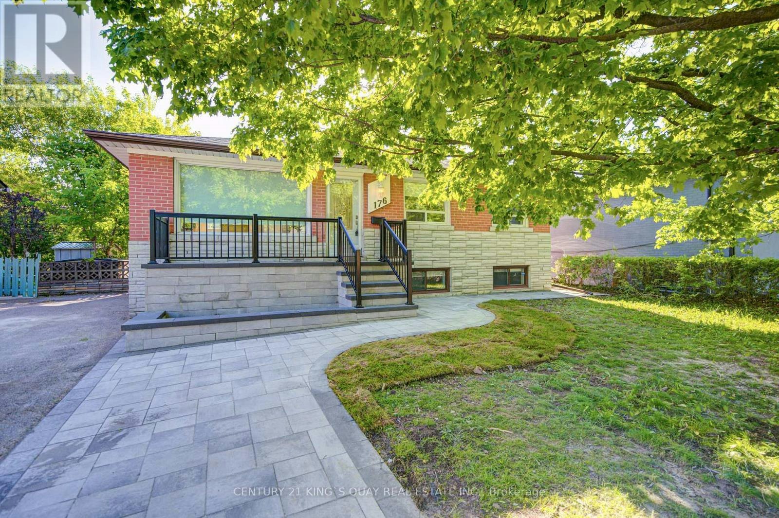 MAIN FLOOR-176 Felix Road, Richmond Hill, ON, L4C 3M9 - 3