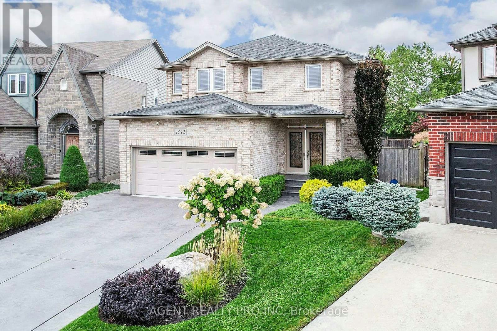 1912 Jubilee Drive, London, ON, N6G 0H6
