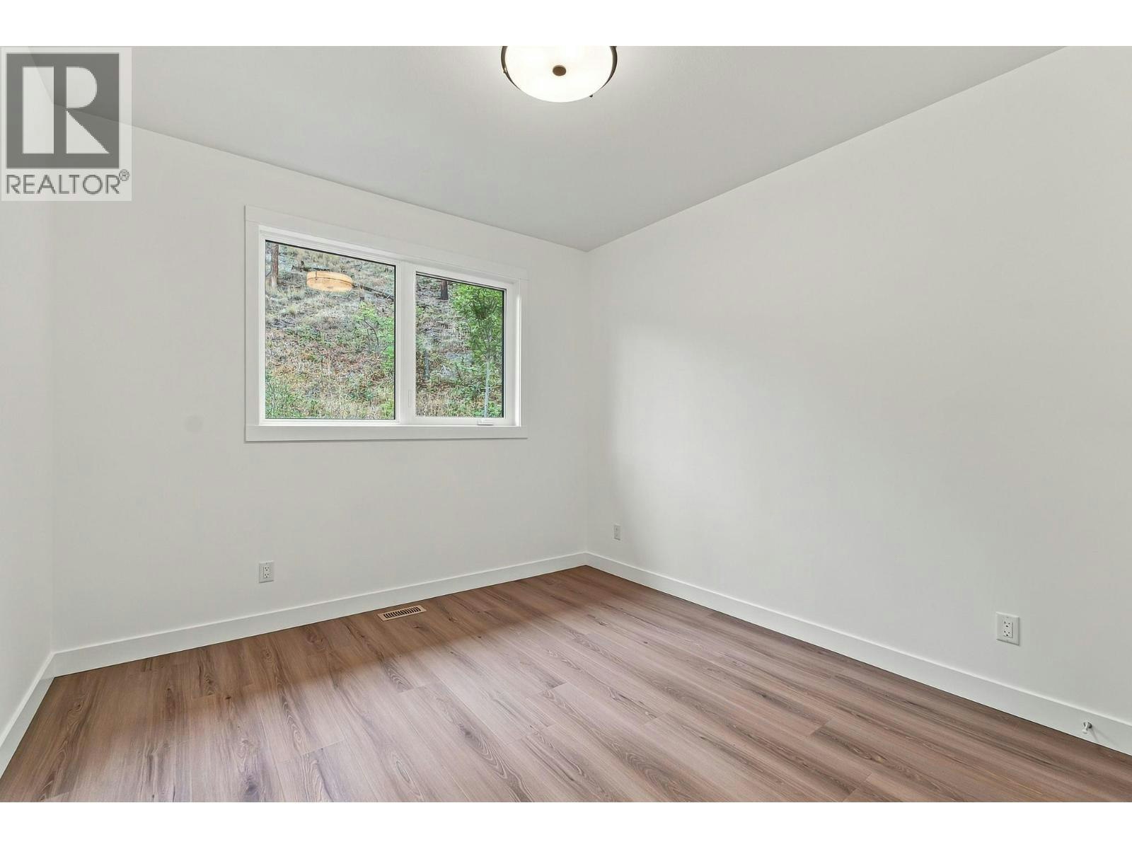 491 N Clifton Road, Kelowna, BC, V1V 1H1 - 32