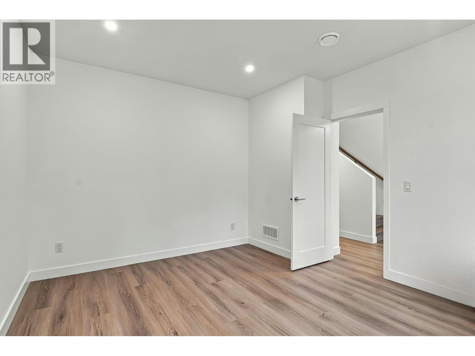 491 N Clifton Road, Kelowna, BC, V1V 1H1 - 5
