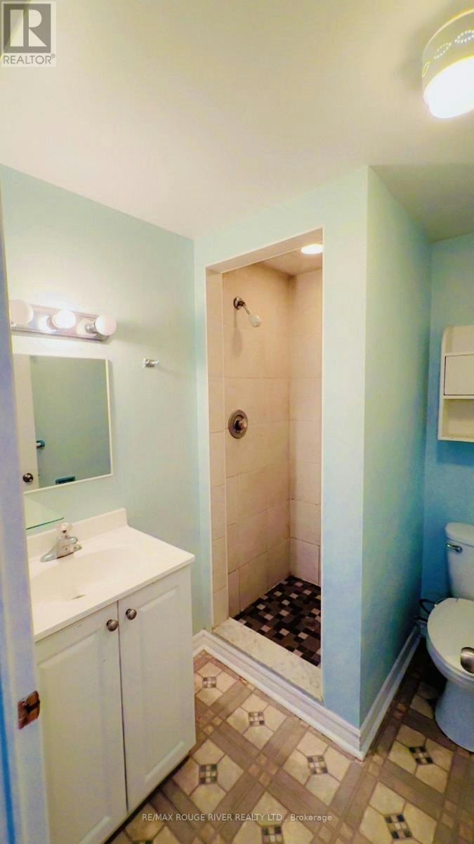 858 Chapleau Drive, Pickering, ON, L1W 1P4 - 7