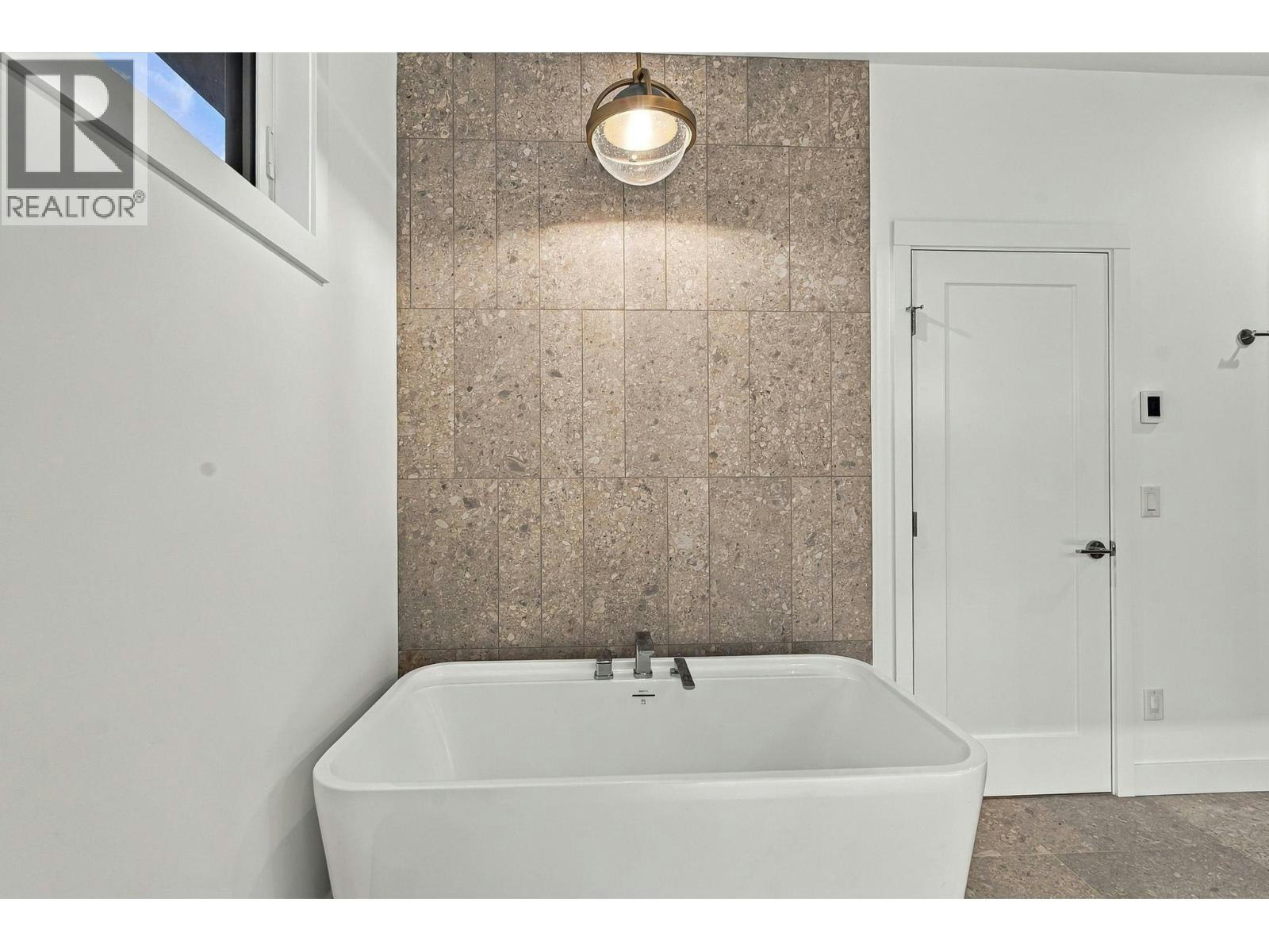 487 N Clifton Road, Kelowna, BC, V1V 1H1 - 40