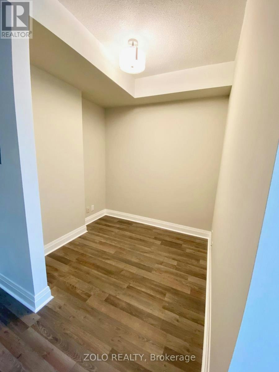516-220 Burnhamthorpe Road W, Mississauga, ON, L5B 4N4 - 8