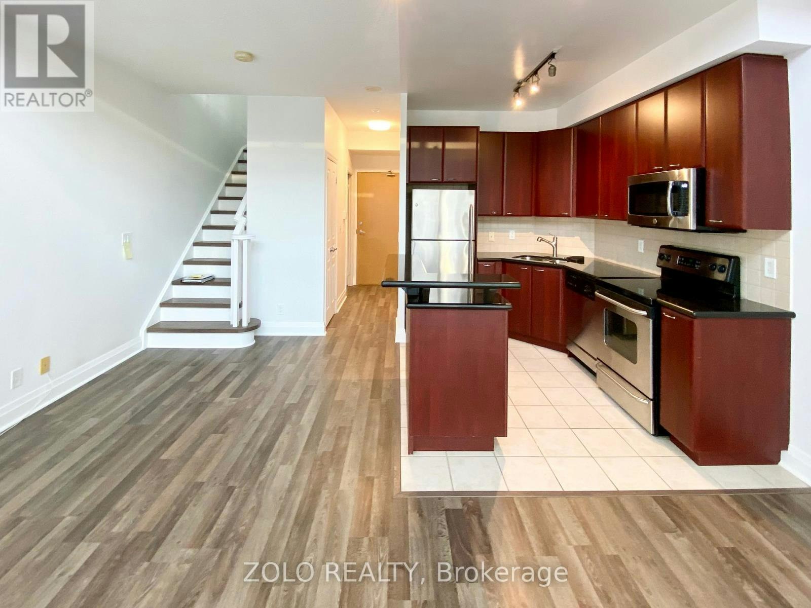 516-220 Burnhamthorpe Road W, Mississauga, ON, L5B 4N4 - 3
