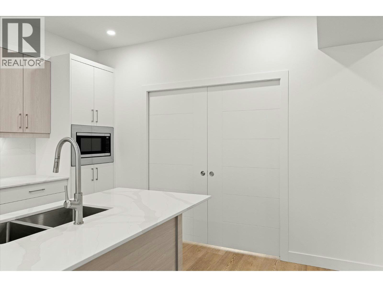 117-5300 Main Street, Kelowna, BC, V1W 0C1 - 18