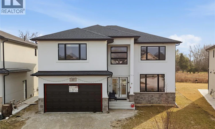 37 Kingsbridge Drive