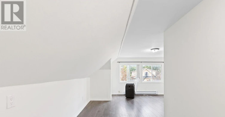 152 Elgin Street E, Oshawa, ON, L1G 1T3 - 12