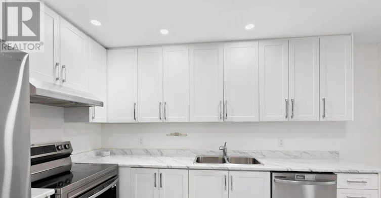 152 Elgin Street E, Oshawa, ON, L1G 1T3 - 6