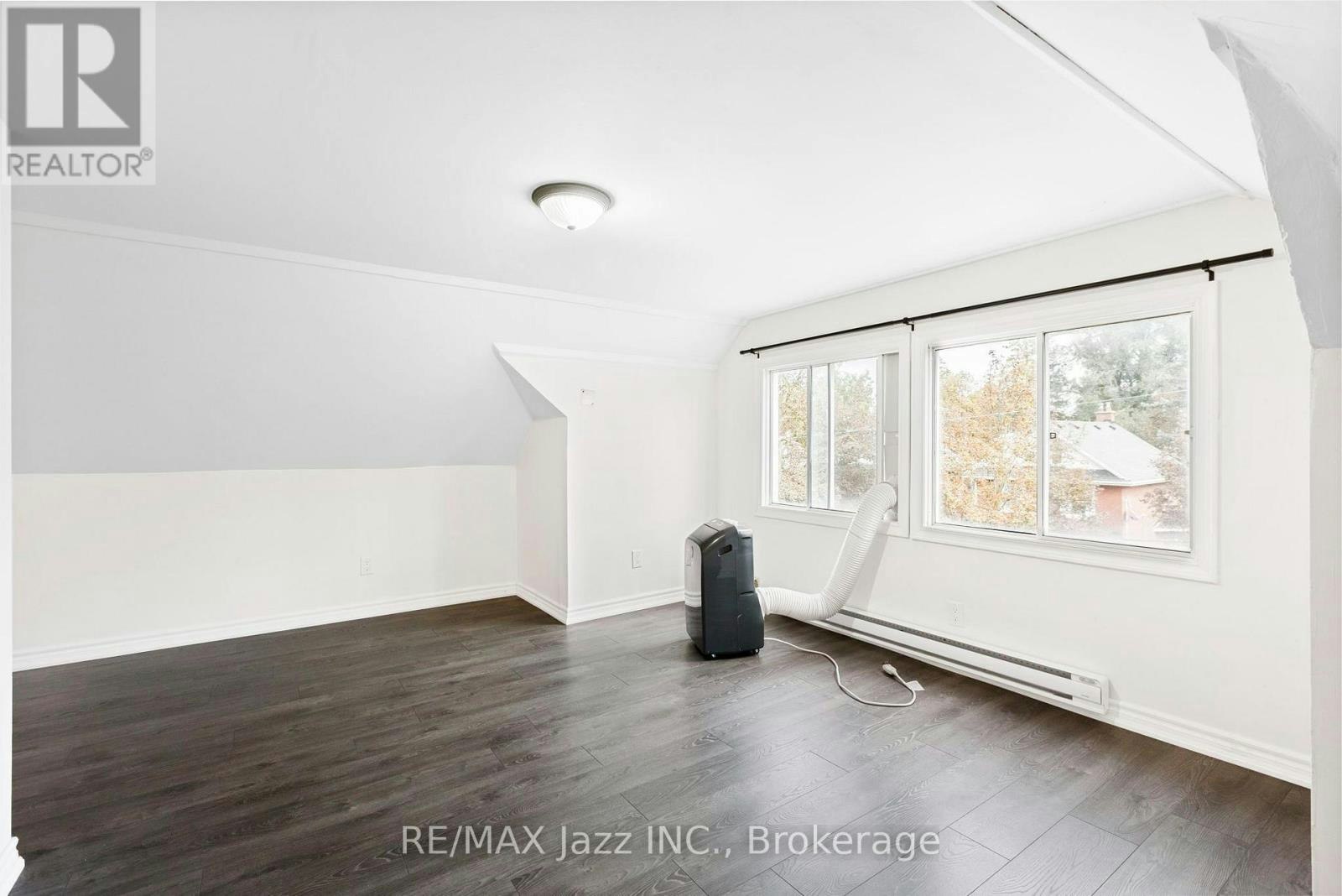 152 Elgin Street E, Oshawa, ON, L1G 1T3 - 14