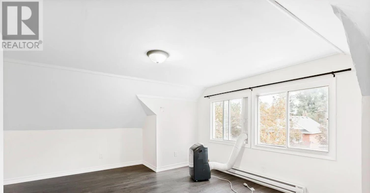 152 Elgin Street E, Oshawa, ON, L1G 1T3 - 14