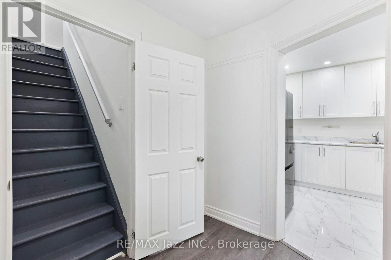152 Elgin Street E, Oshawa, ON, L1G 1T3 - 11