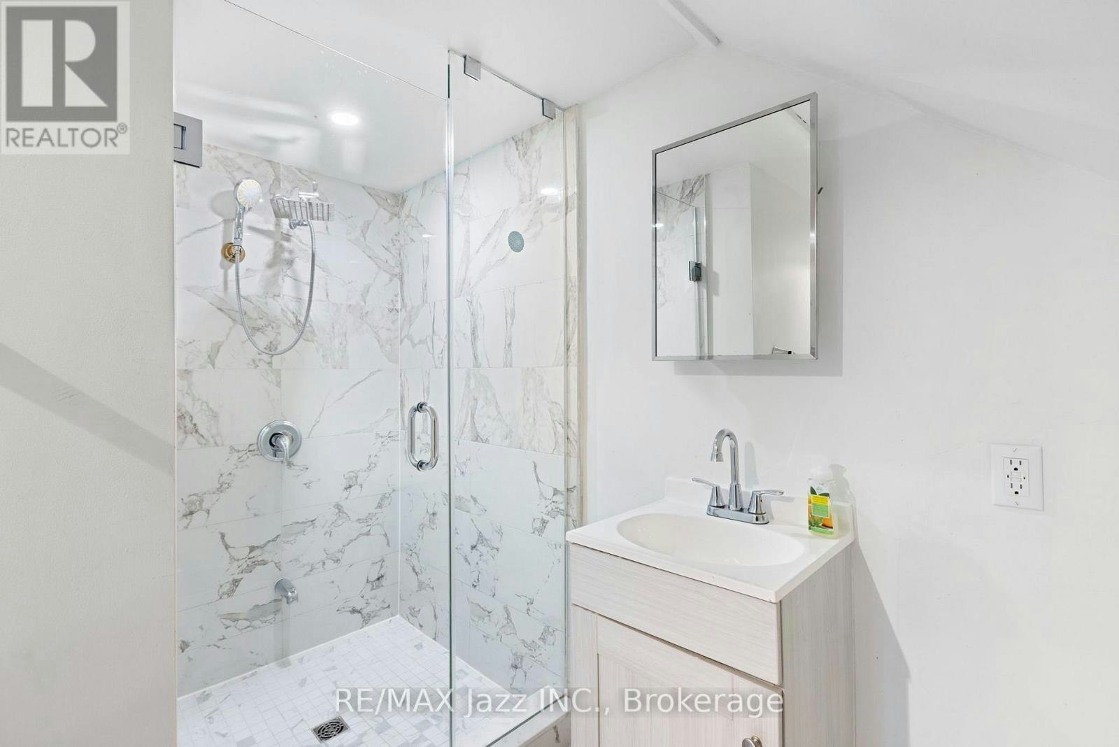 152 Elgin Street E, Oshawa, ON, L1G 1T3 - 16