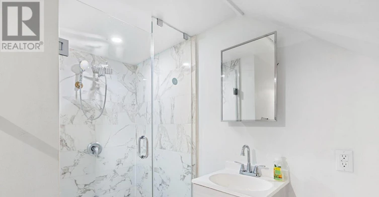 152 Elgin Street E, Oshawa, ON, L1G 1T3 - 16