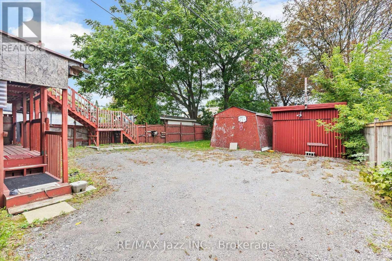 152 Elgin Street E, Oshawa, ON, L1G 1T3 - 18