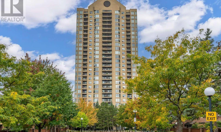 302-545 St Laurent Boulevard