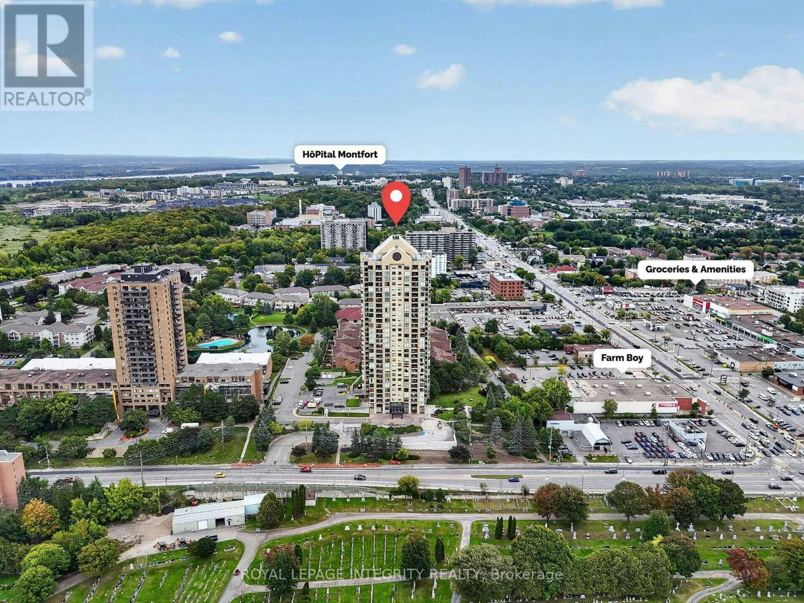 302-545 St Laurent Boulevard, Ottawa, ON, K1K 4H9