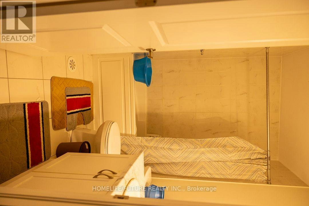 31 Jolly Way, Toronto, ON, M1P 0E2 - 16