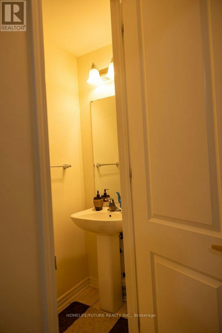 31 Jolly Way, Toronto, ON, M1P 0E2 - 5
