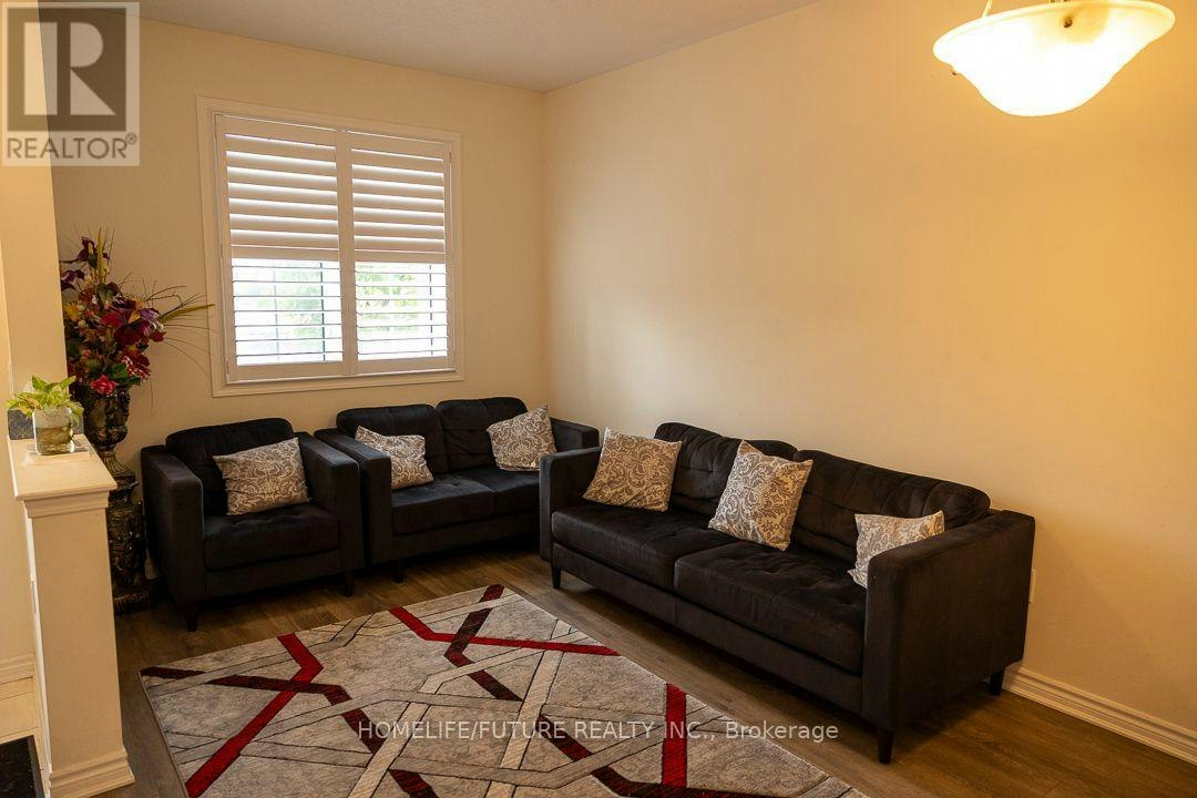 31 Jolly Way, Toronto, ON, M1P 0E2 - 7