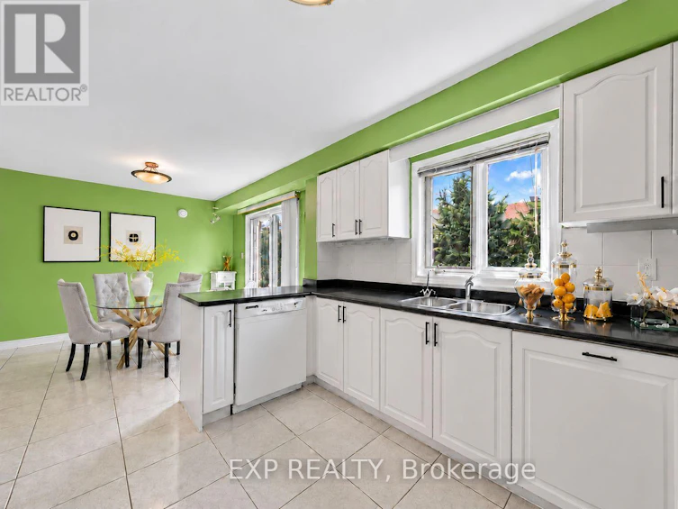 19 Springbrook Drive, Richmond Hill, ON, L4B 3R9 - 12
