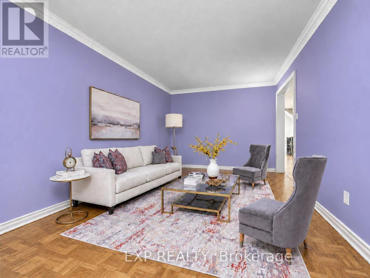 19 Springbrook Drive, Richmond Hill, ON, L4B 3R9 - 3