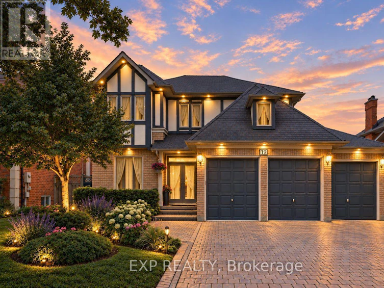 19 Springbrook Drive, Richmond Hill, ON, L4B 3R9