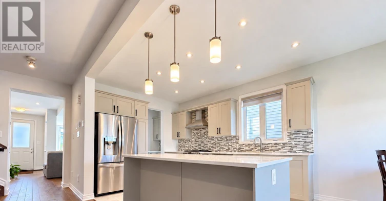 306 Memorial Grove, Ottawa, ON, K1X 0C8 - 4