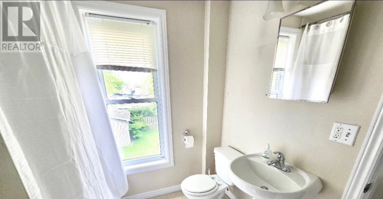 UPPER-215 Mcalpine Avenue S, Welland, ON, L3B 1T8 - 11