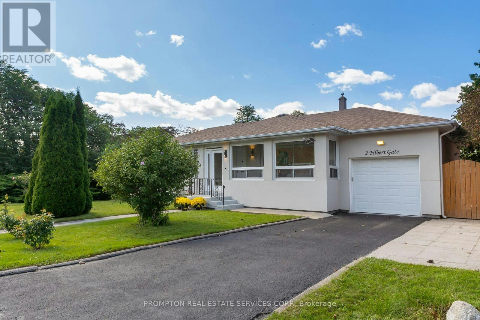 2 Filbert Gate, Toronto, ON, M3A 2N4