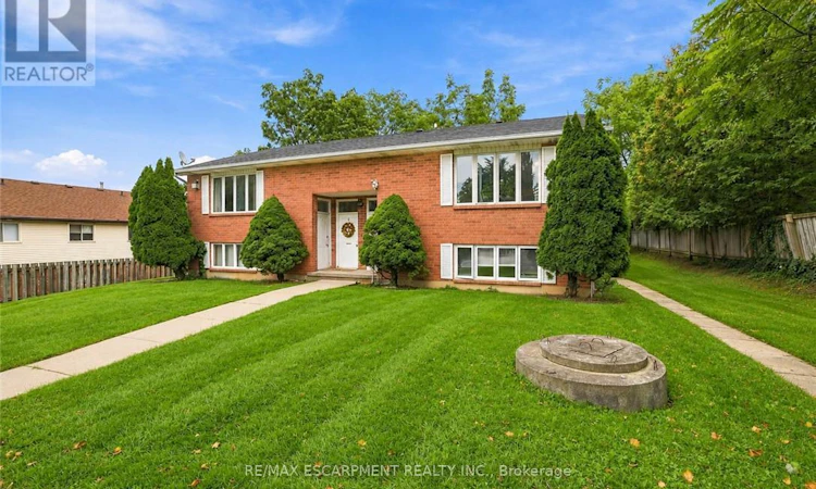 26 Renfrew Street E
